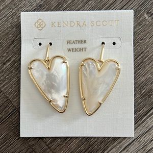 Kendra Scott Ansley Drop Heart Earrings❤️